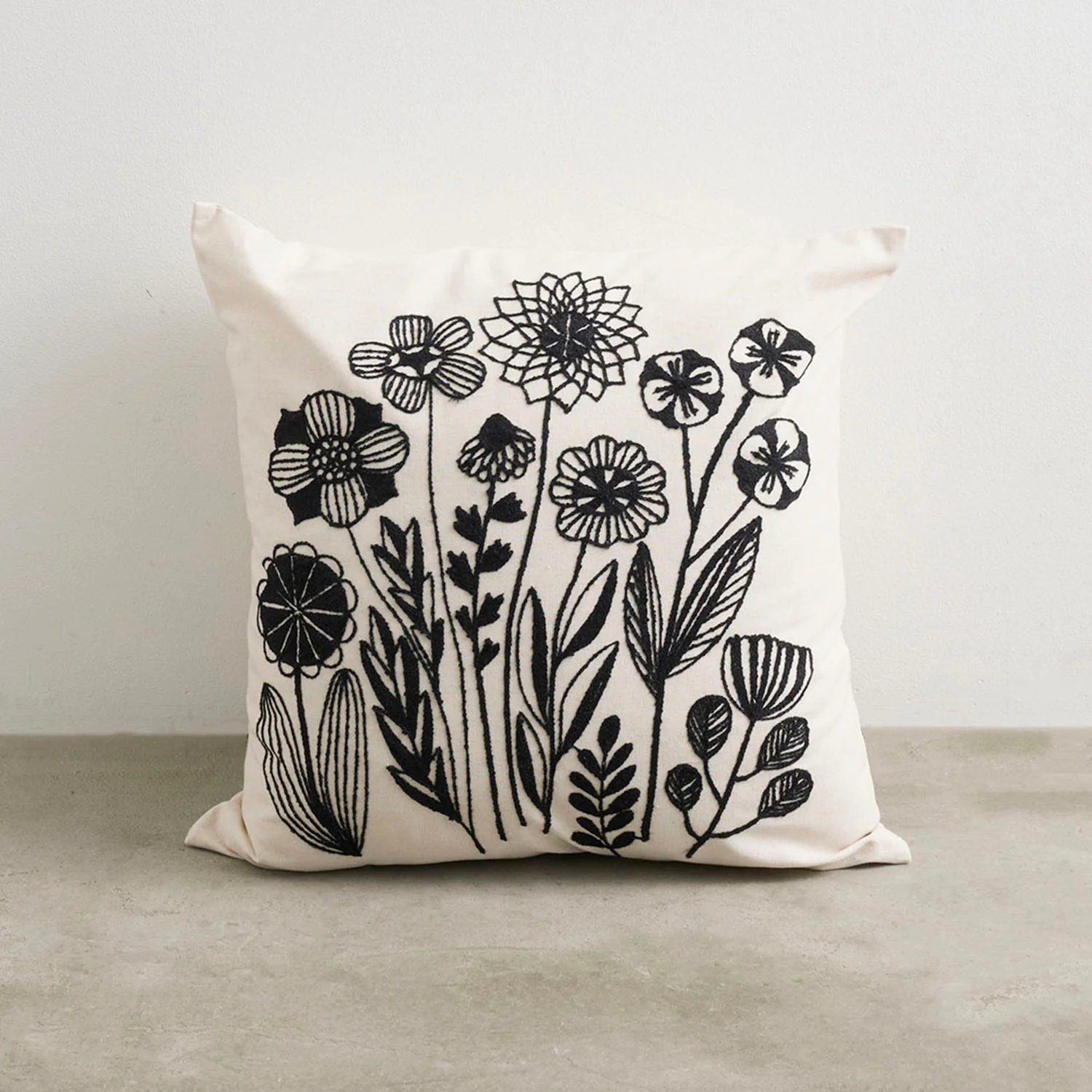 [Kokka Lifestyle] Bookhou Embroidered Cushion Cover - Ecru - Image 3