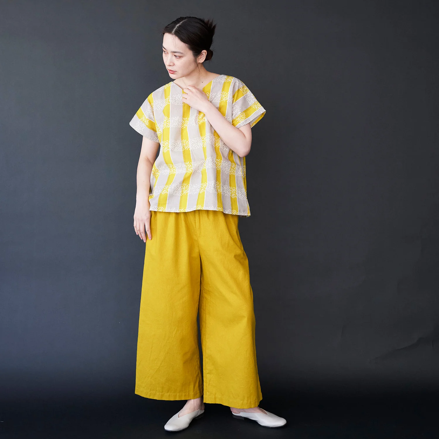 echino Field Cotton Linen Sheeting - Grey x Yellow EKX-98130-32 - Image 3