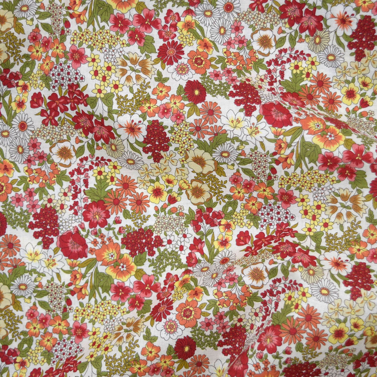 Flownny Garden Cotton Lawn - White x Red NFA-1010-16