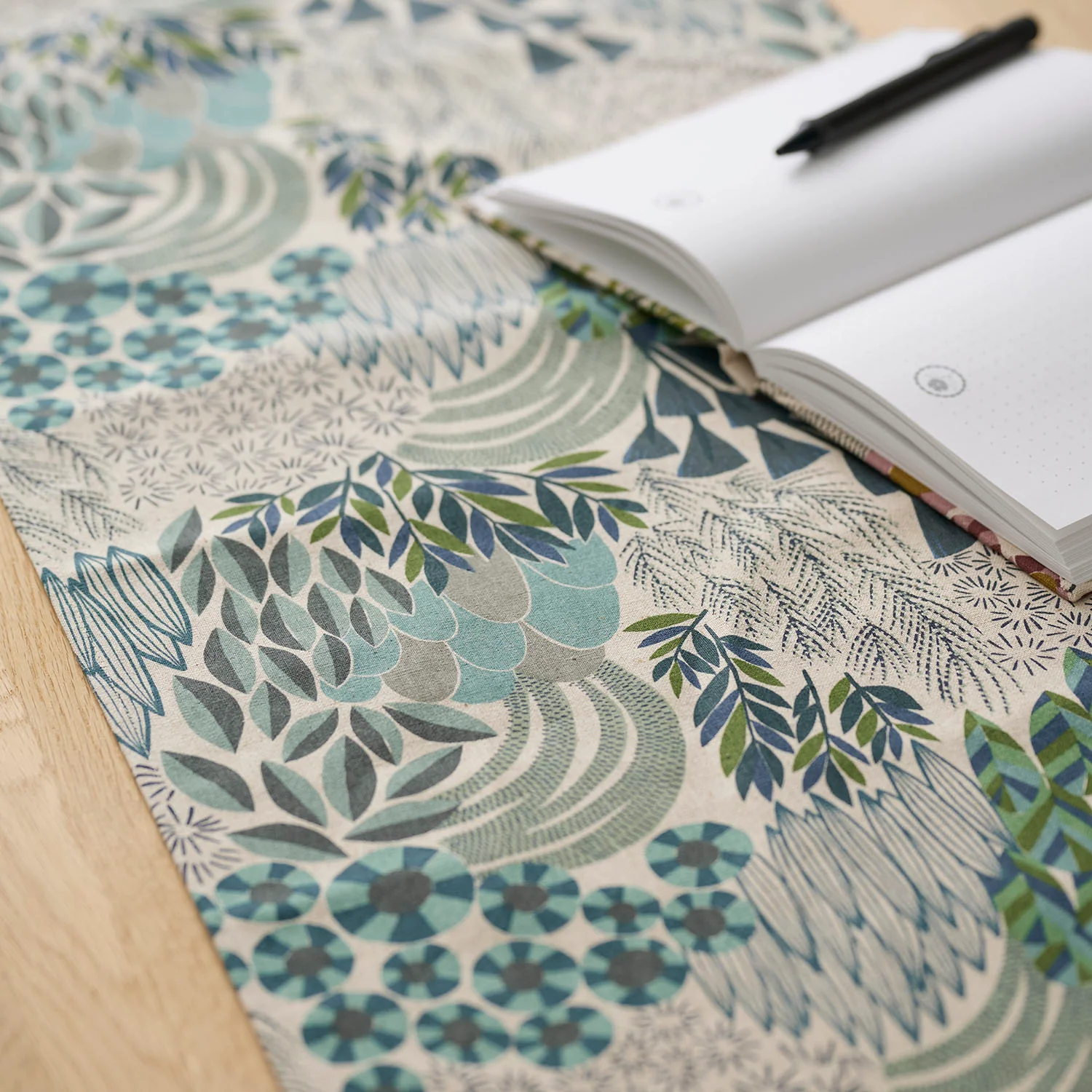 [Kokka Lifestyle] Bookhou Cotton Linen Table Runners - Light Green - Image 2