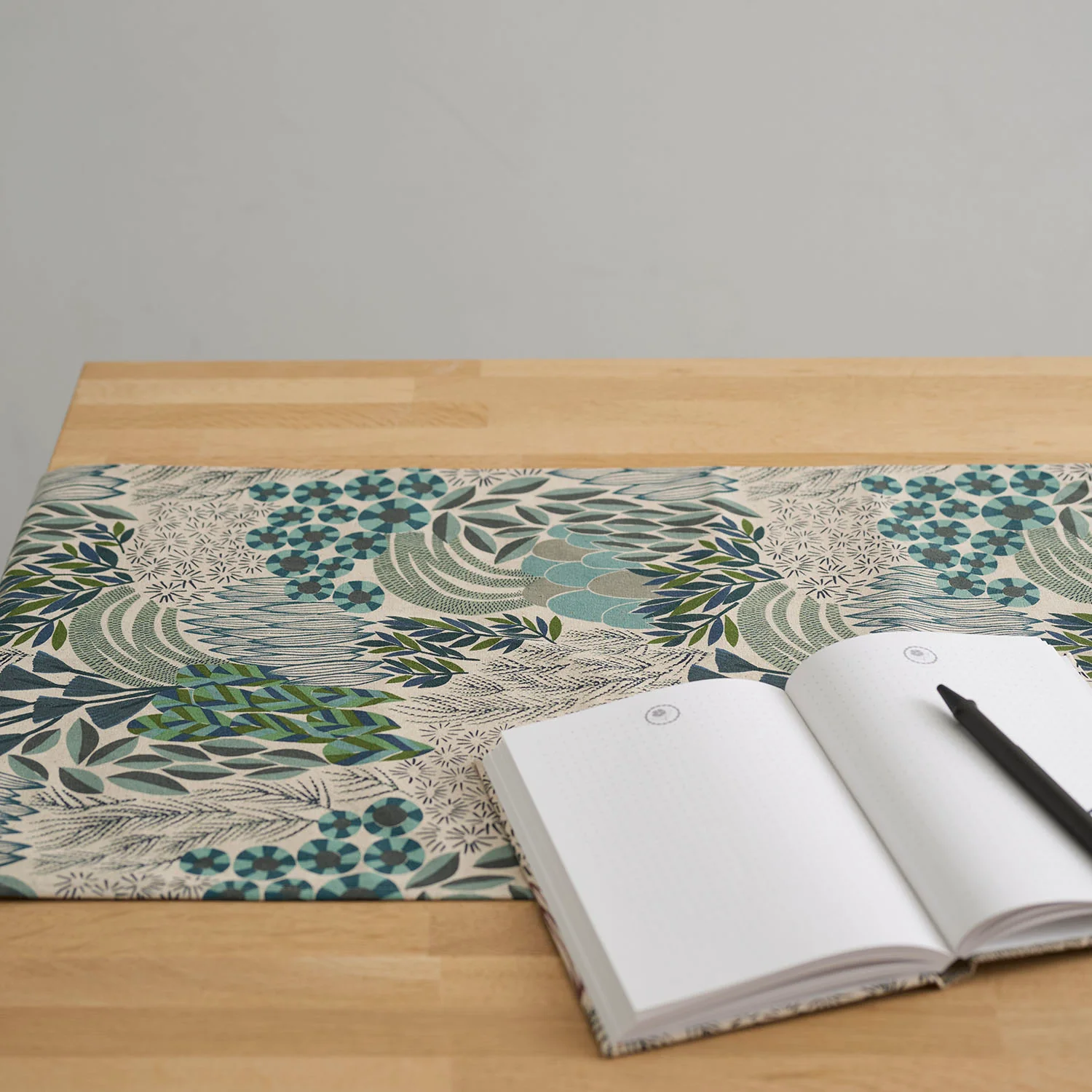 [Kokka Lifestyle] Bookhou Cotton Linen Table Runners - Light Green - Image 3
