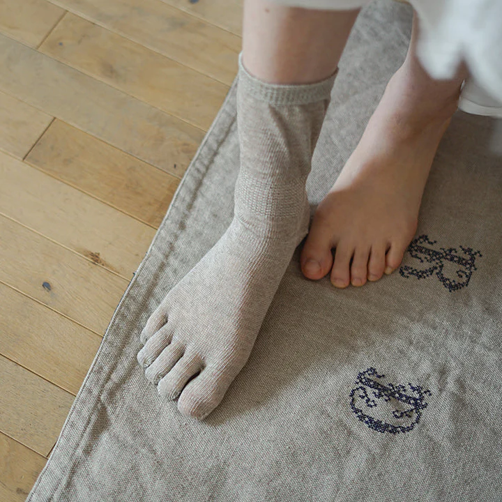 [Kokka Lifestyle] Silk Linen Five Fingers Socks - Image 2
