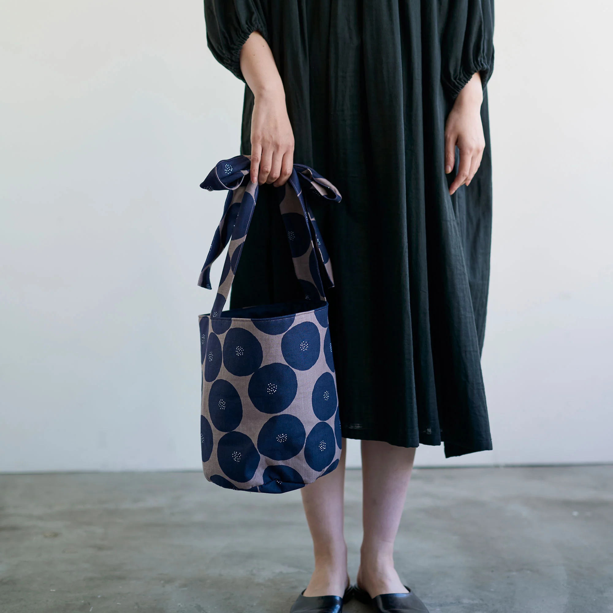 MUDDY WORKS Anpan Cotton Lightweight Canvas - Blue x Black (Kokka Exclusive) EKX-1140 - Image 6