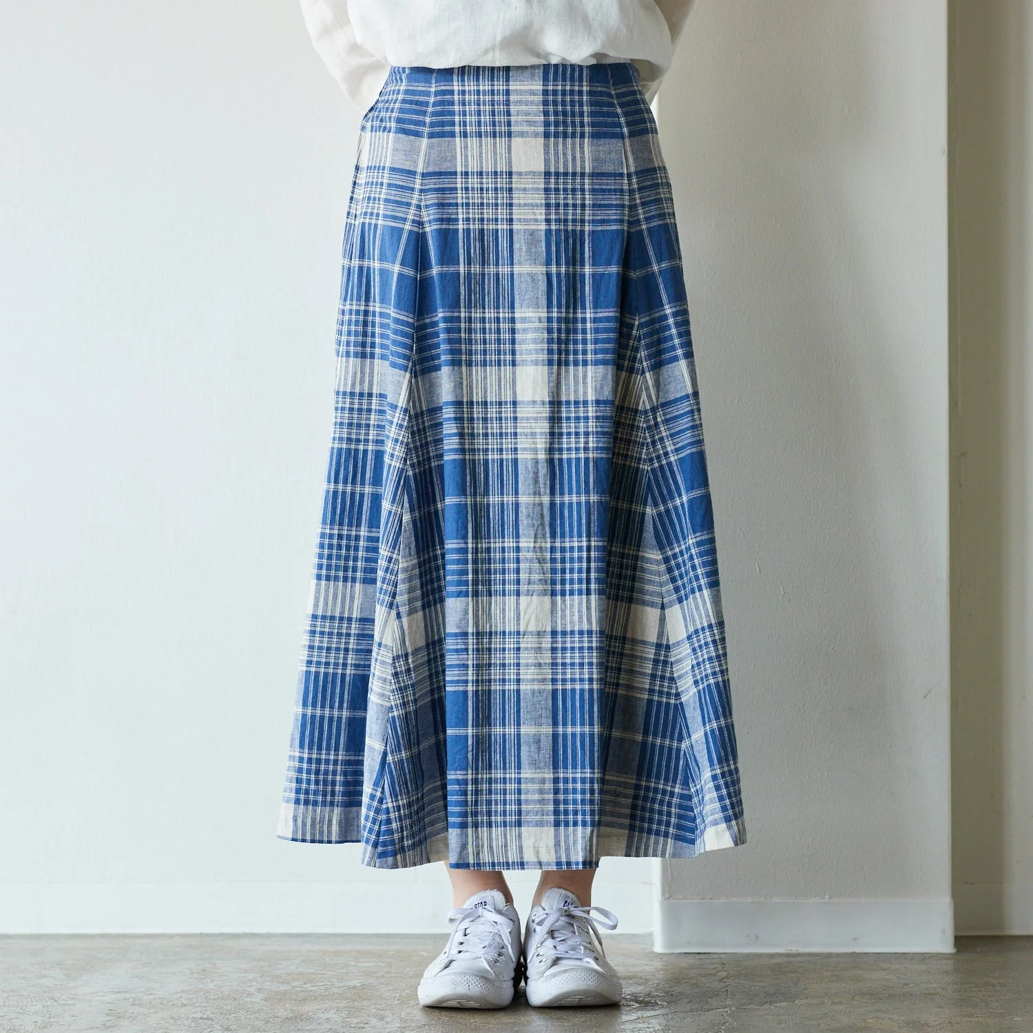 Yarn Dyed Linen Cotton Blend Banshu-ori Check Fabric - Navy x Off White - Image 4