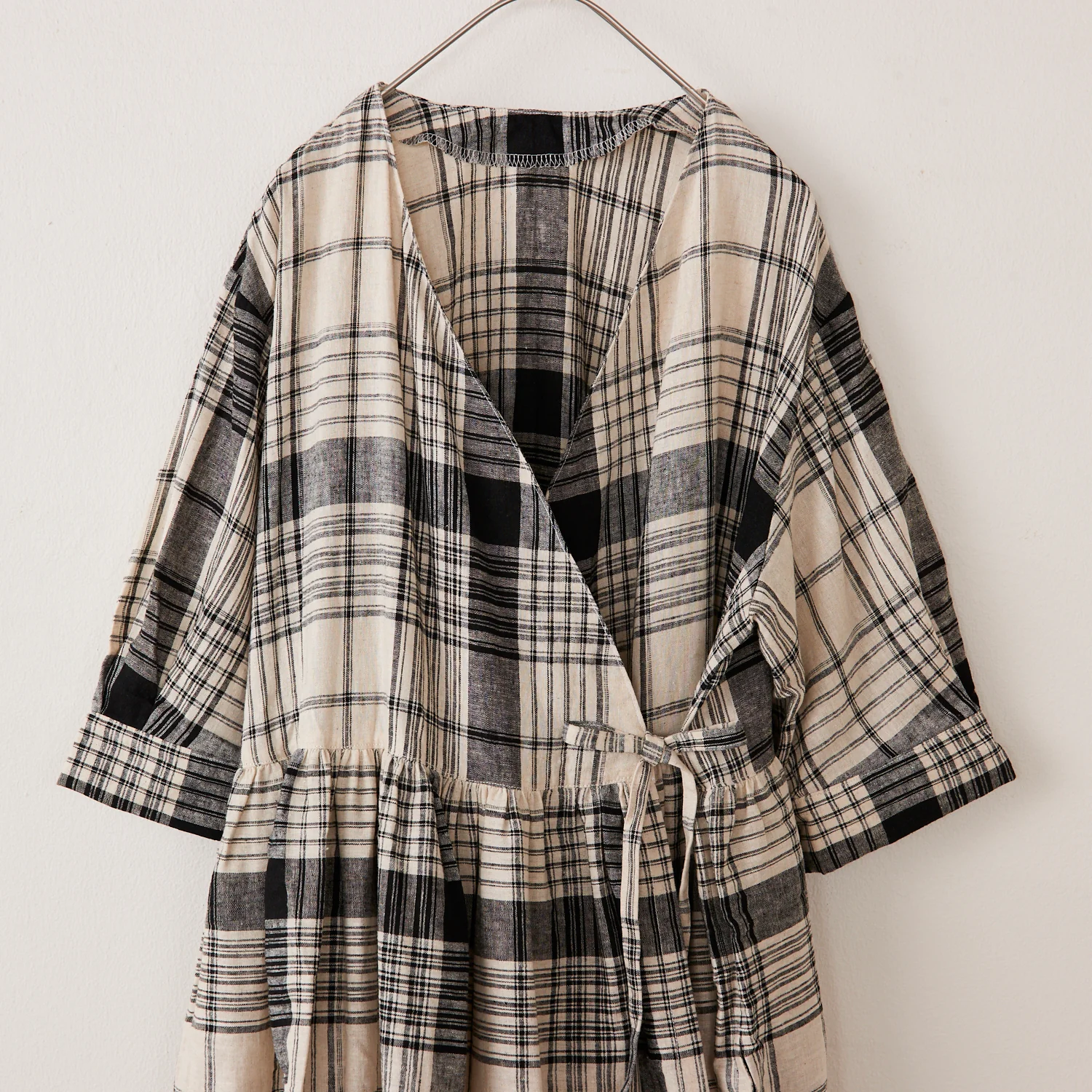 Yarn Dyed Linen Cotton Blend Banshu-ori Check Fabric - Off White x Black - Image 4