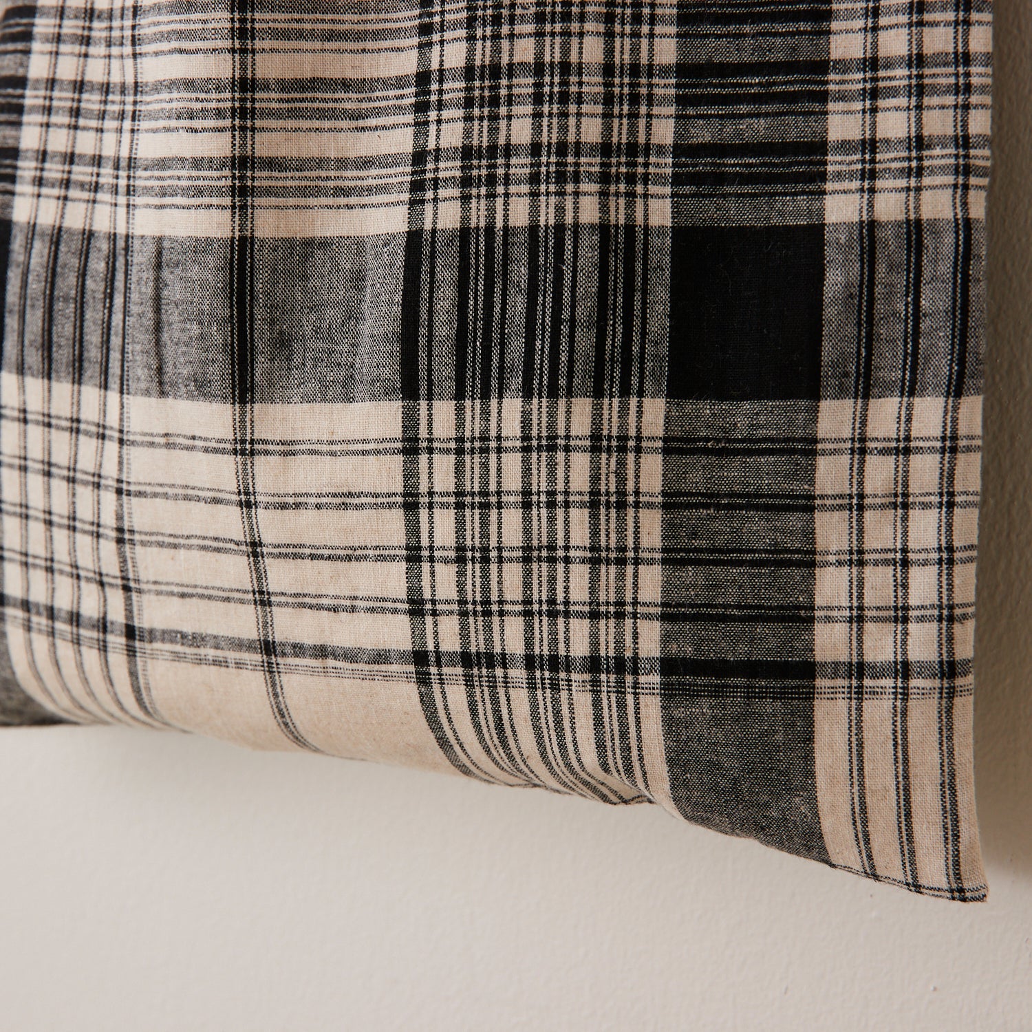 Yarn Dyed Linen Cotton Blend Banshu-ori Check Fabric - Off White x Black - Image 8