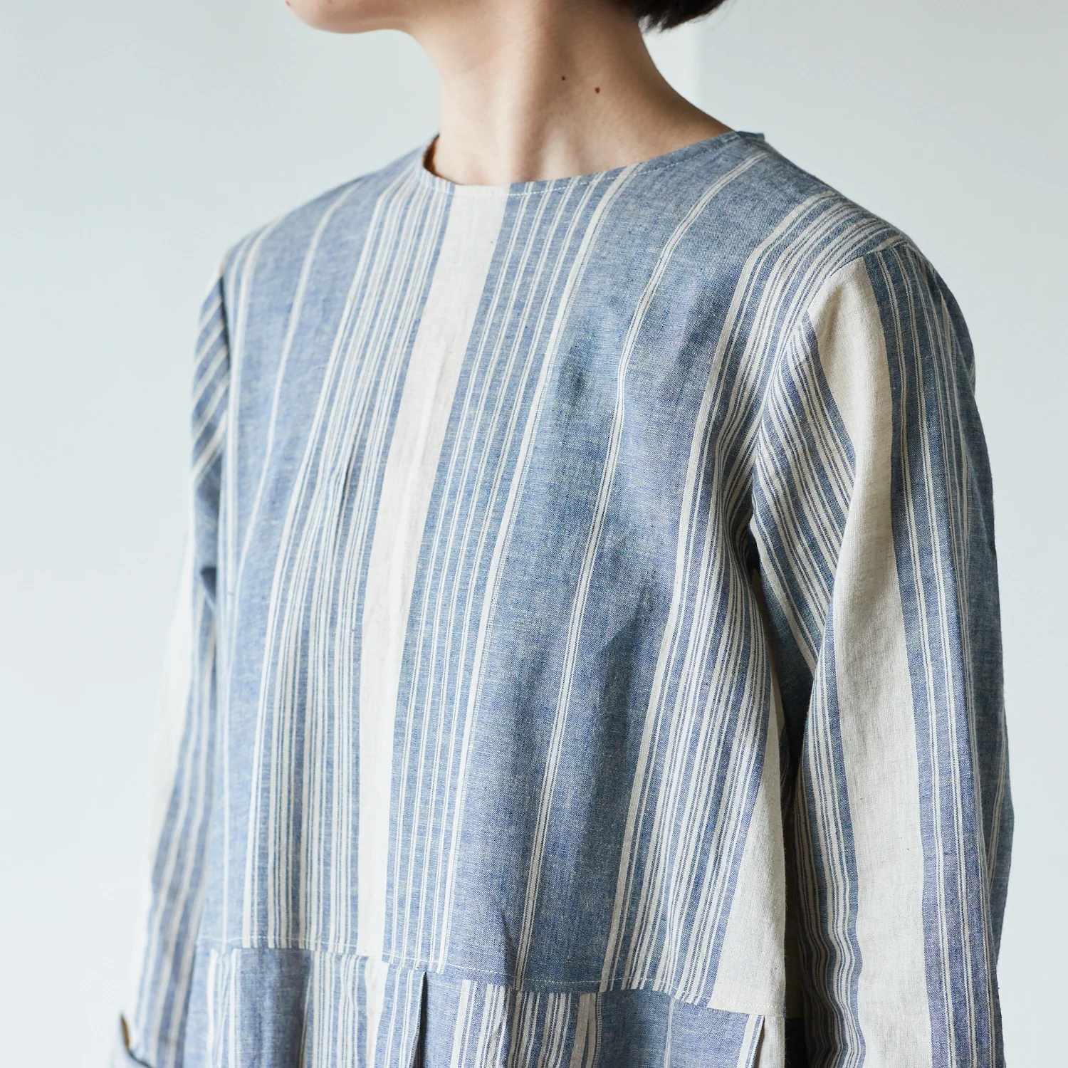 Yarn Dyed Linen Cotton Blend Banshu-ori Stripe Fabric - Blue x Off White - Image 4