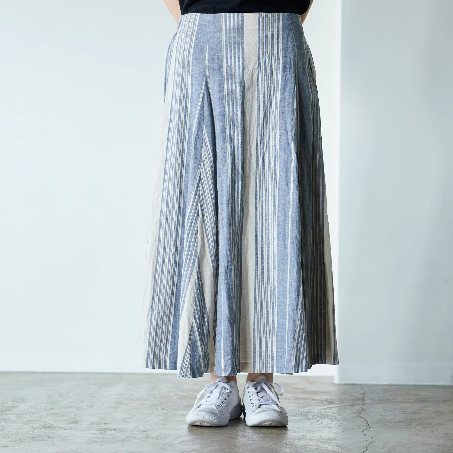 Yarn Dyed Linen Cotton Blend Banshu-ori Stripe Fabric - Blue x Off White - Image 5