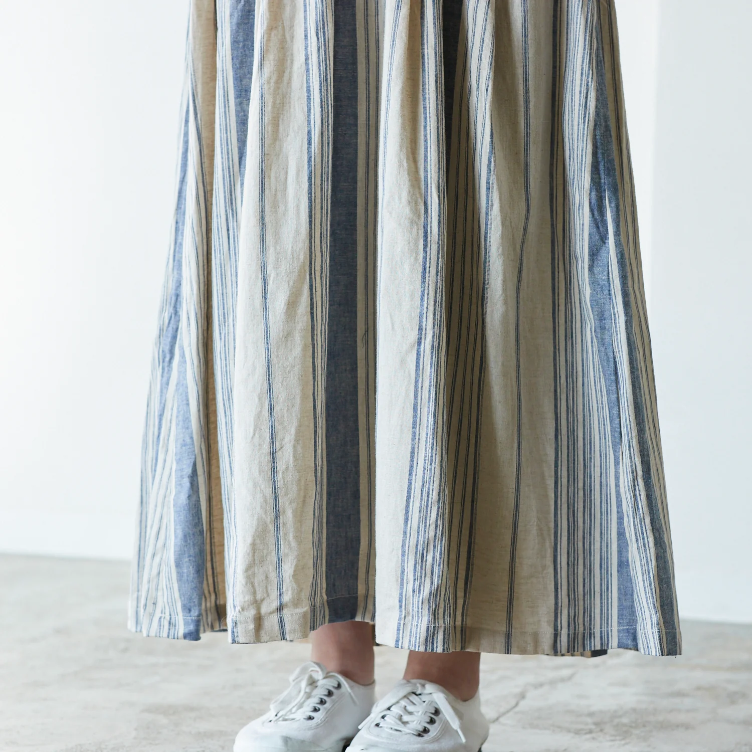 Yarn Dyed Linen Cotton Blend Banshu-ori Stripe Fabric - Blue x Off White - Image 6