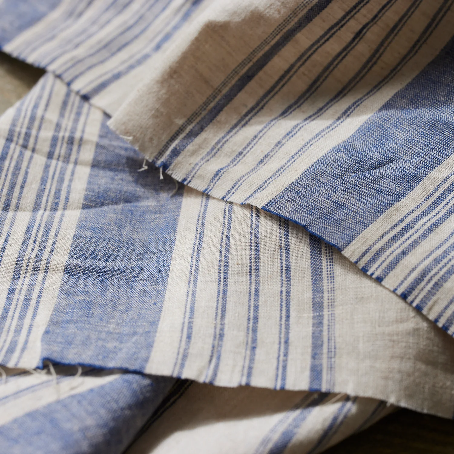 Yarn Dyed Linen Cotton Blend Banshu-ori Stripe Fabric - Blue x Off White - Image 9